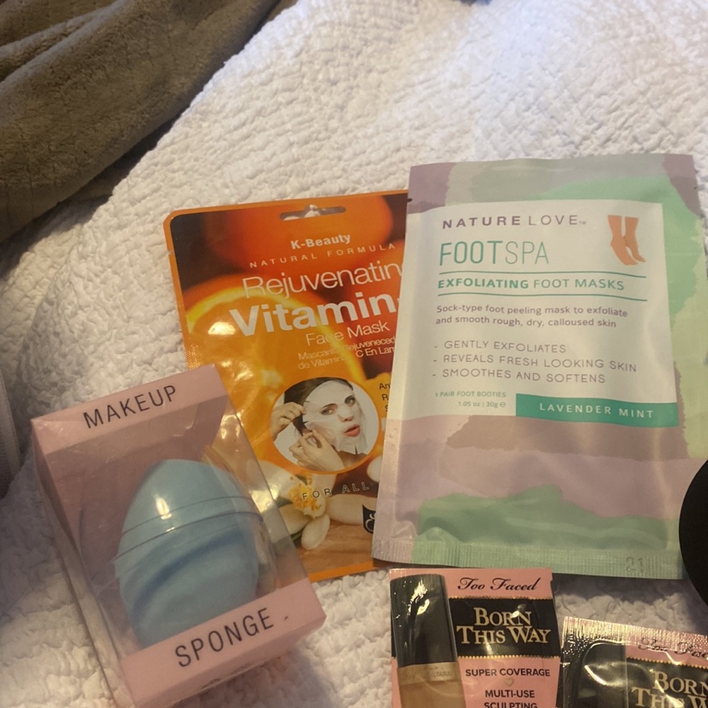 Beauty Bundle - Picture 2 of 4